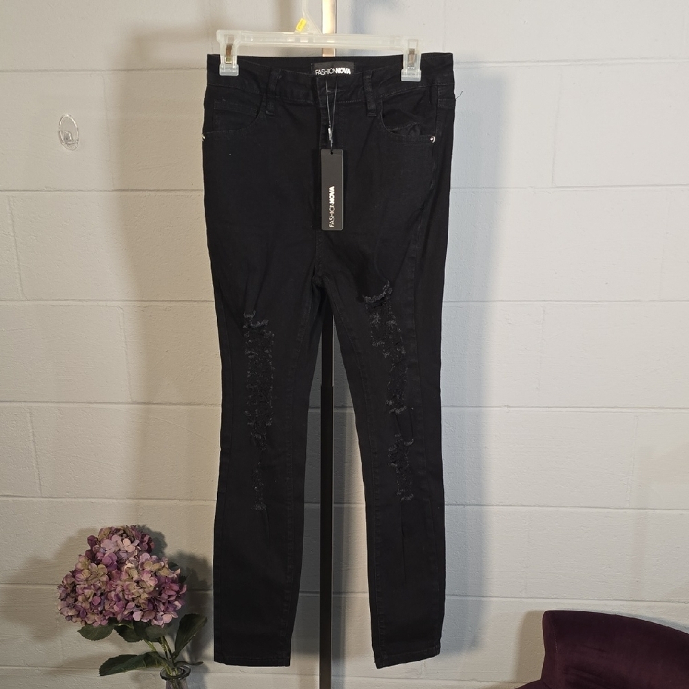 Fashion Nova Black Distressed Women's Jeans - Picture 2 of 14